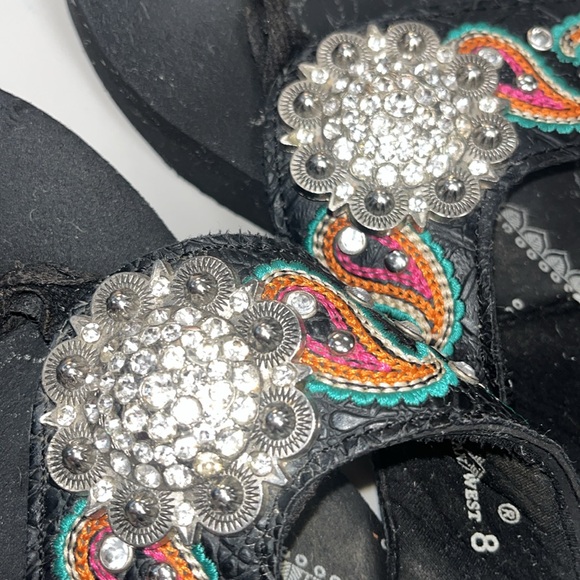 Montana West ladies flip flops with embellishments and embroidery size 8 black - Picture 7 of 14